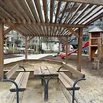Stylish City Nest - 3 Rooms For 5 - Near Metro