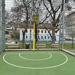 Stylish City Nest - 3 Rooms For 5 - Near Metro