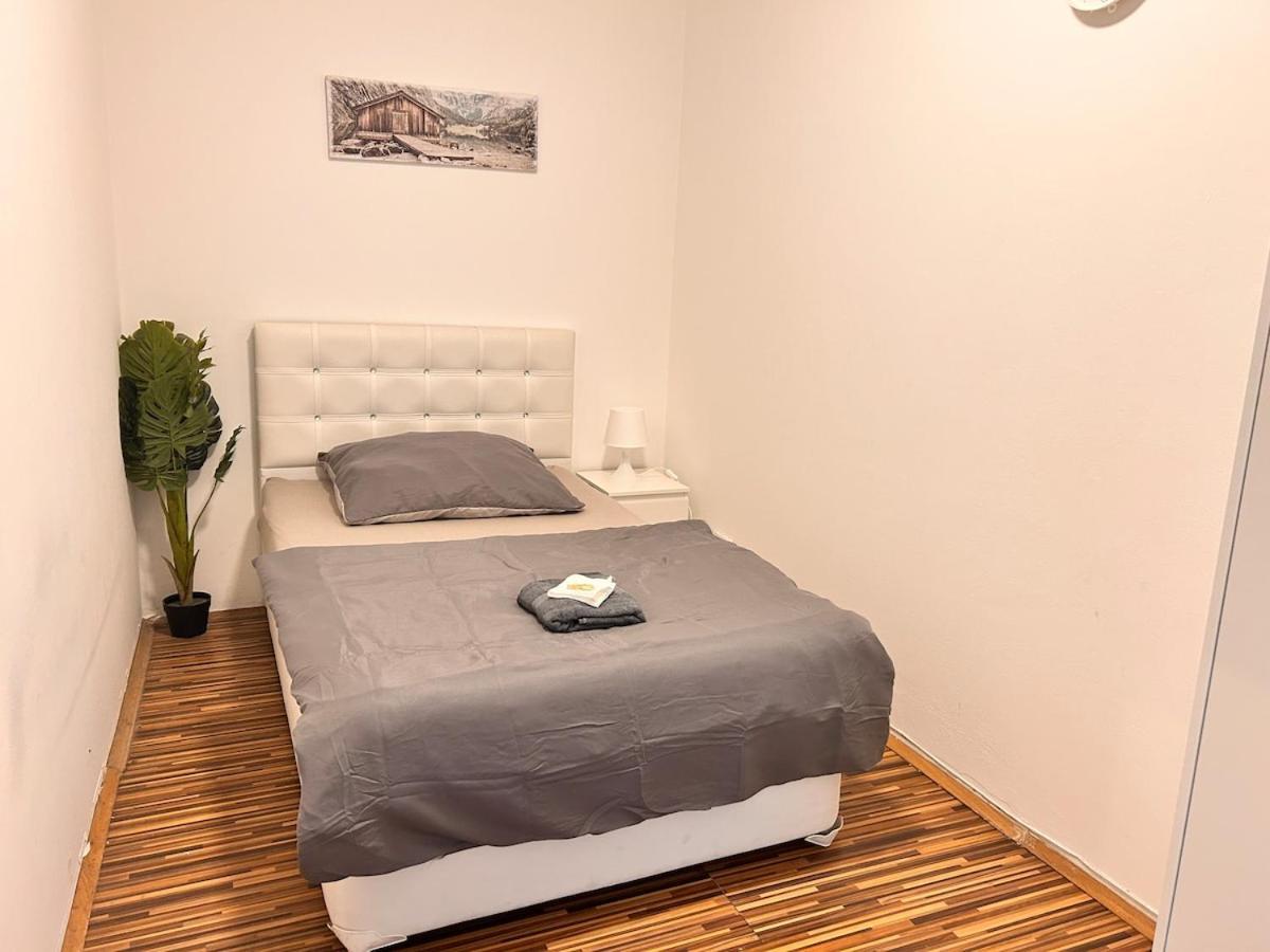 Stylish Nest - 3 For 5 - Near Metro *