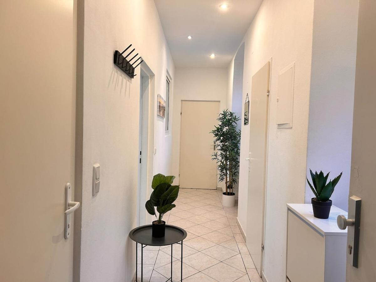 Stylish Nest - 3 For 5 - Near Metro