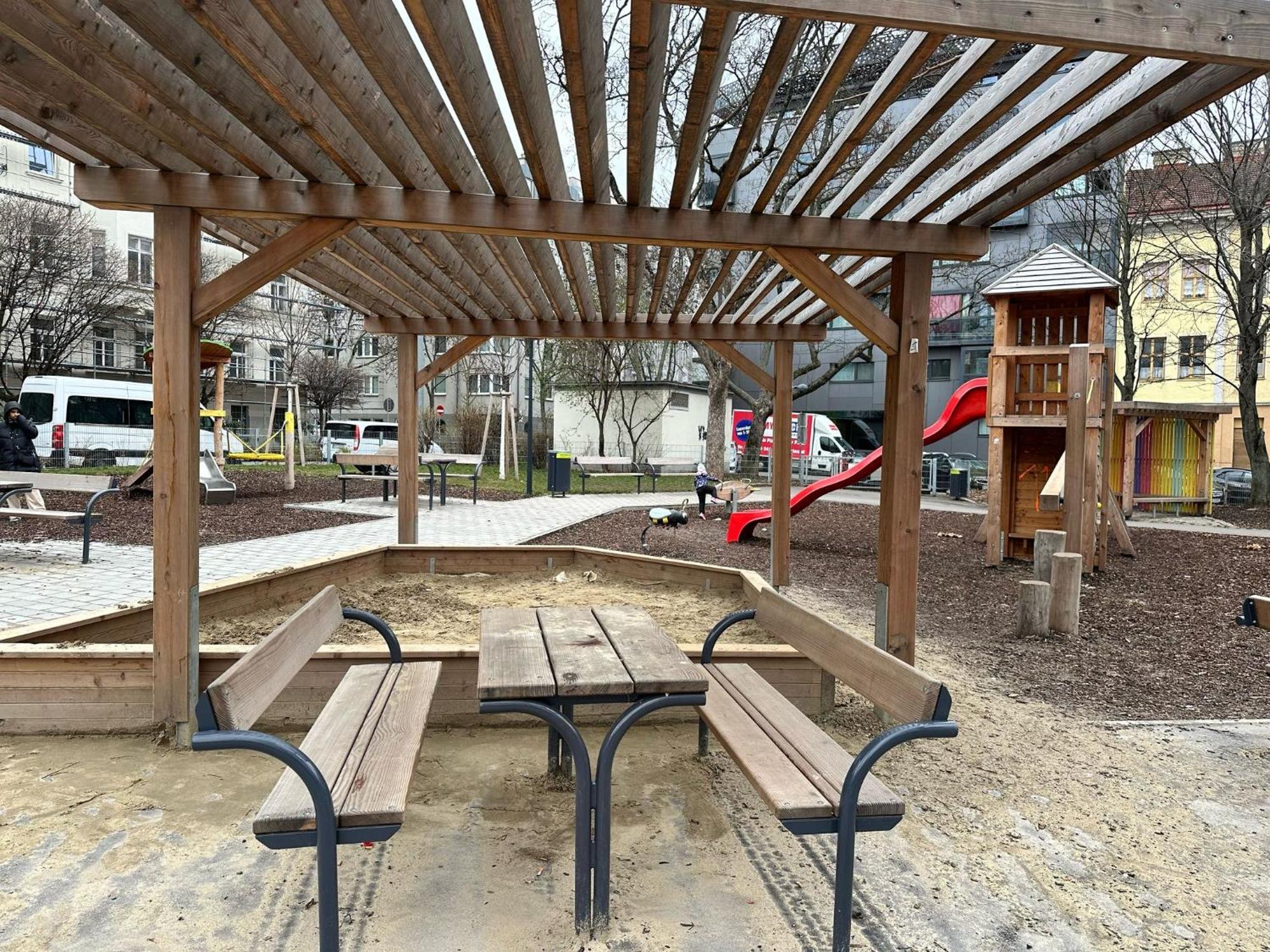 Stylish Nest - 3 For 5 - Near Metro *